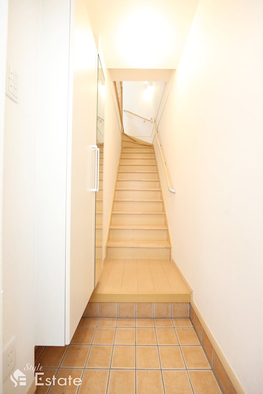 玄関　玄関　シューズボックス