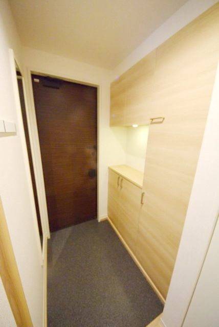 玄関　★収納豊富な玄関★