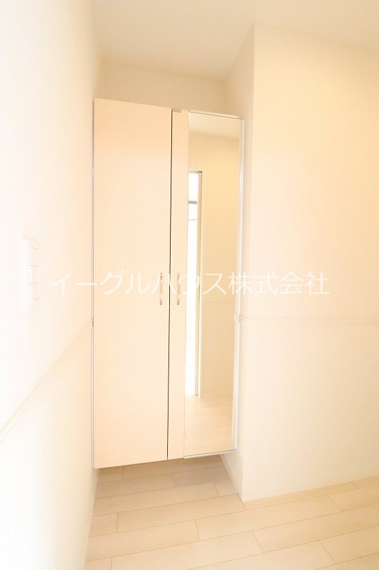 玄関　別部屋写真使用