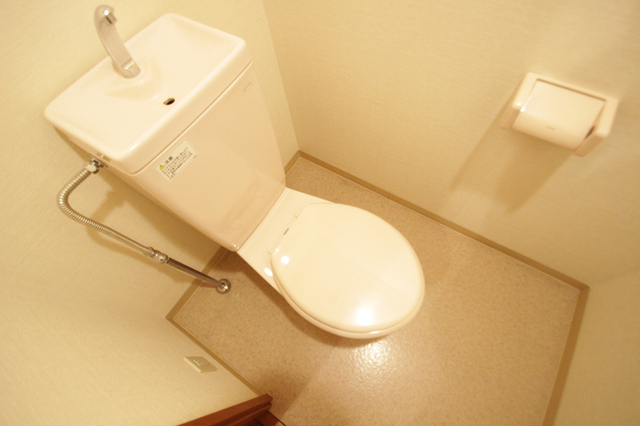 トイレ　※別室の参考写真の為、現況優先です。