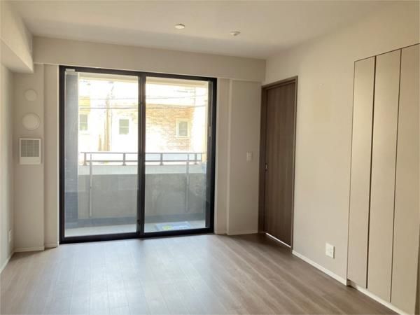 居室・リビング　こちらの居間で趣味の時間をお楽しみください