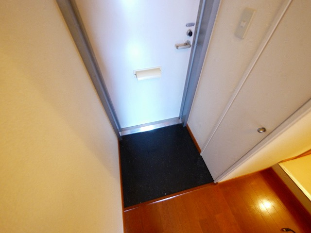 玄関　収納もある玄関です