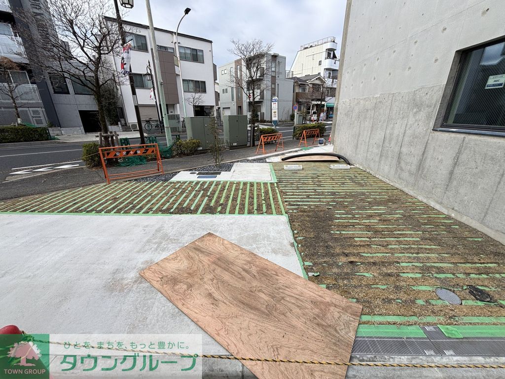 駐車場　駐車場