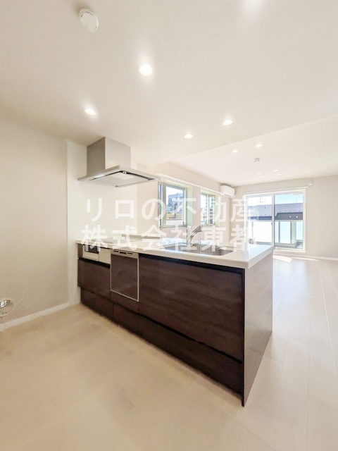 キッチン　お料理好きにはオススメのグリル付３口システムキッチン設置済♪