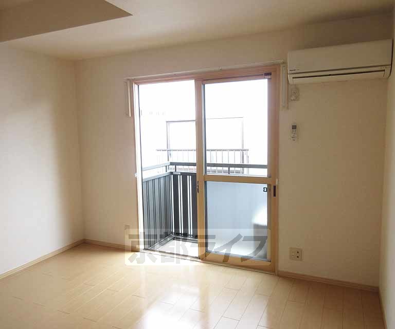 居室・リビング　きれいなお部屋です