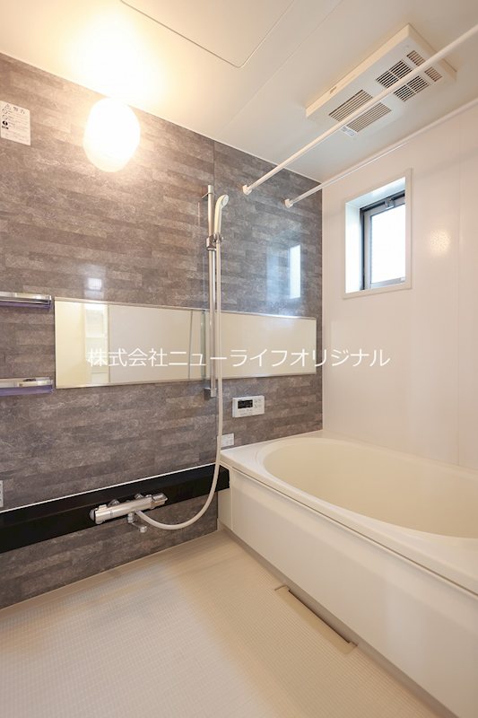 バス・シャワールーム　追焚機能はもちろん浴室乾燥機付きです！