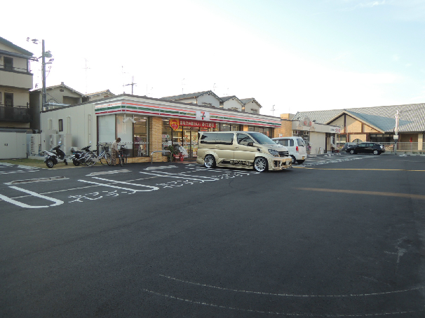 コンビニ　セブンイレブン 八尾八尾木北4丁目店（コンビニ）まで456m