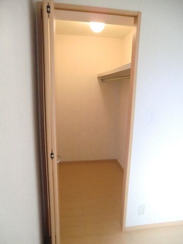 その他設備　ウォークインクローゼット収納