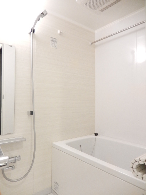 バス・シャワールーム　オートバス（追い焚き機能付）