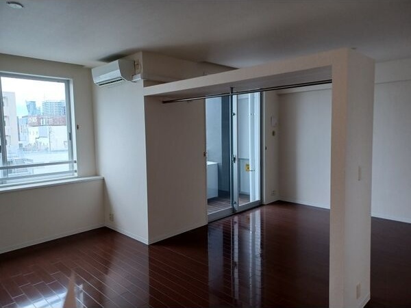 居室・リビング　初期費用分割可★ご希望の場所まで無料送迎サービス付♪