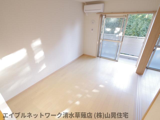 居室・リビング　ゆったり過ごせる居間です