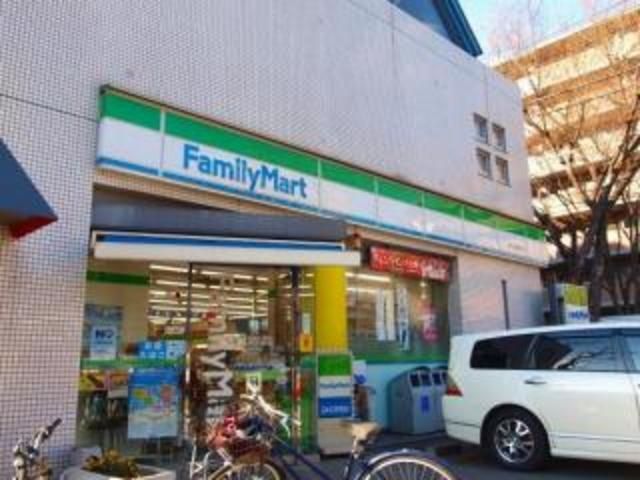 コンビニ　ファミリーマート芦花公園駅北店（コンビニ）まで661m