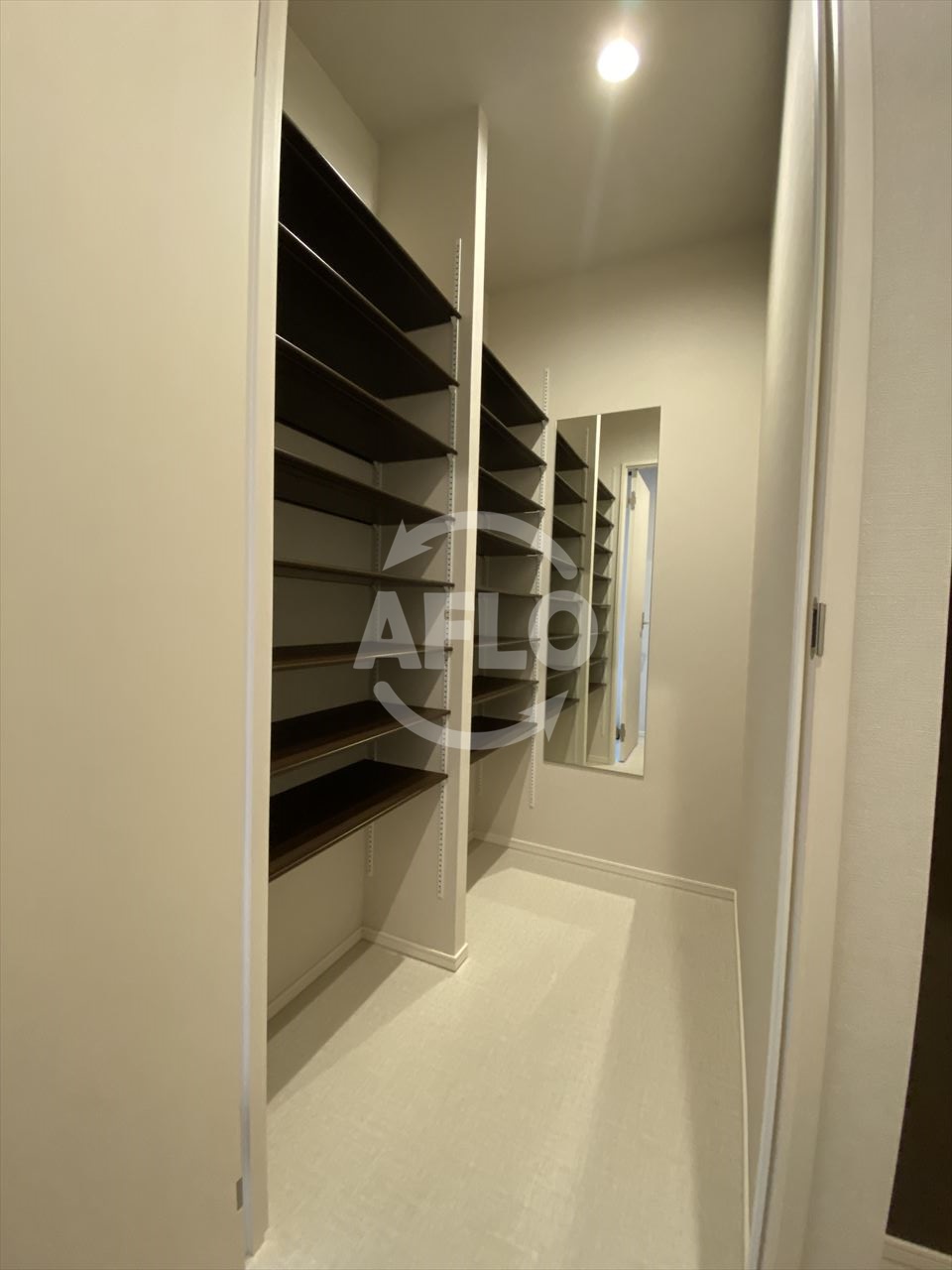 収納　リフレ天満橋　シューズクローゼット