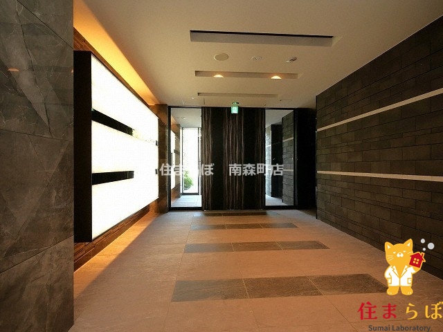 エントランス　「暮らしの設計図は、ここから始まります。」