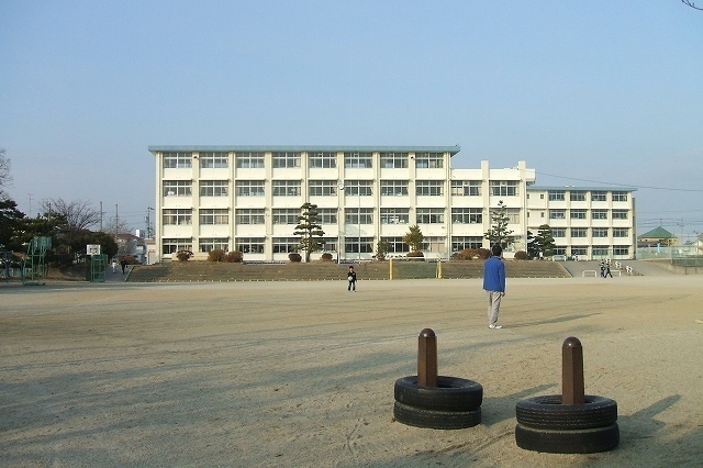 小学校　鈴鹿市立稲生小学校（小学校）まで1249m