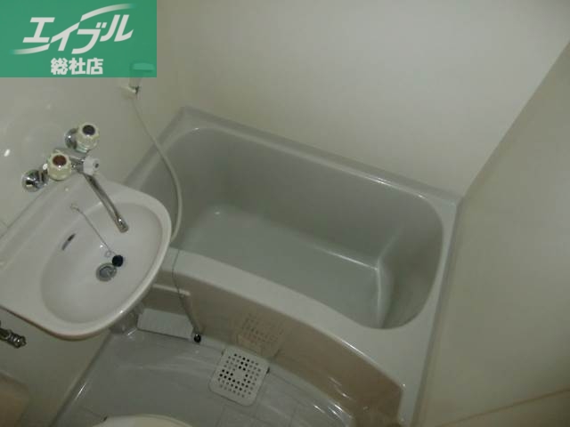 バス・シャワールーム　広々お風呂