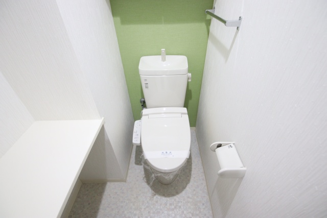 トイレ　※別室の参考写真の為、現況優先です。