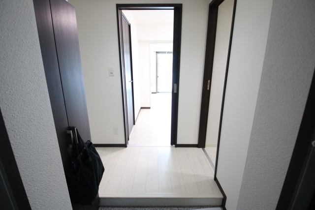 玄関　※別室の参考写真の為、現況優先です。