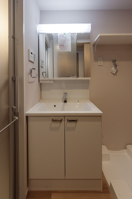 洗面設備　※写真は同タイプ住戸です。