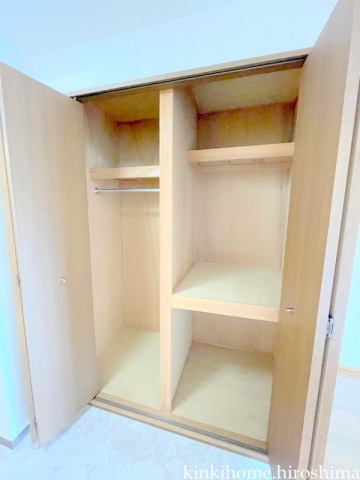 収納　写真は別のお部屋です。