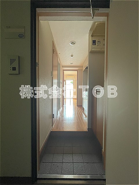 玄関　※別号室同間取り参考写真