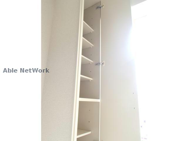 玄関　※同物件別部屋の写真です。