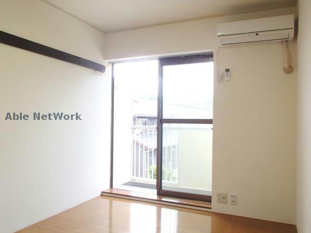 居室・リビング　※同物件別部屋の写真です。