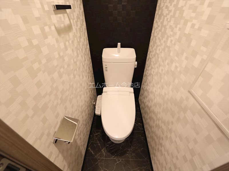 トイレ　温水洗浄便座付トイレ