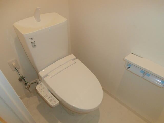 バルコニー　浴室乾燥機完備