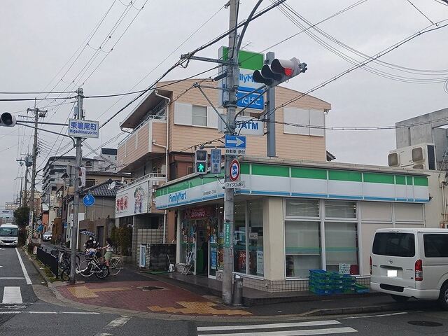 コンビニ　ファミリーマート様（コンビニ）まで230m