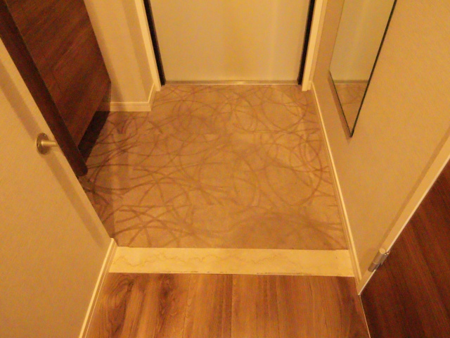 玄関　※別室の参考写真の為、現況優先です。