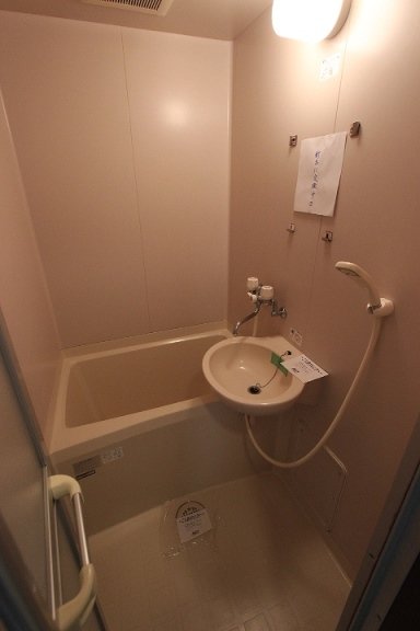 バス・シャワールーム　同物件、別号室のものです。