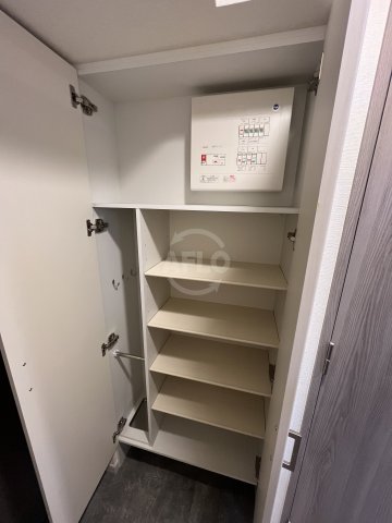 収納　ファステート難波デラックス　シューズボックス