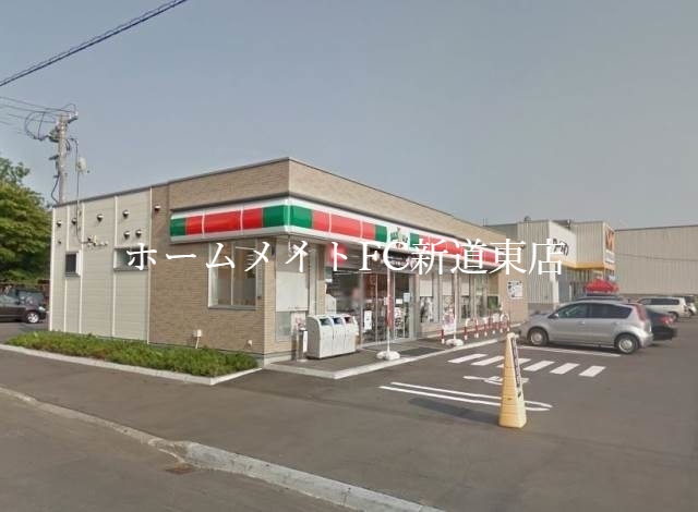 コンビニ　サンクス札幌北36条東店（コンビニ）まで303m