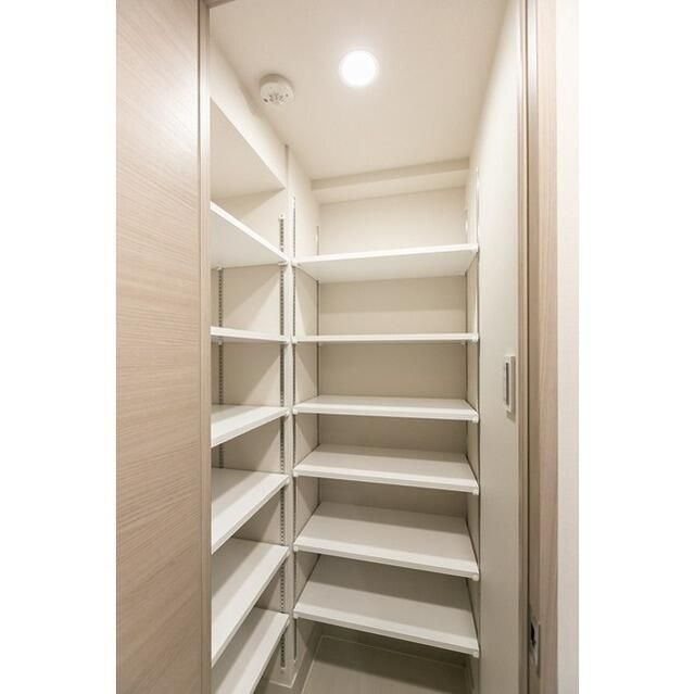 玄関　写真は同タイプ住居です