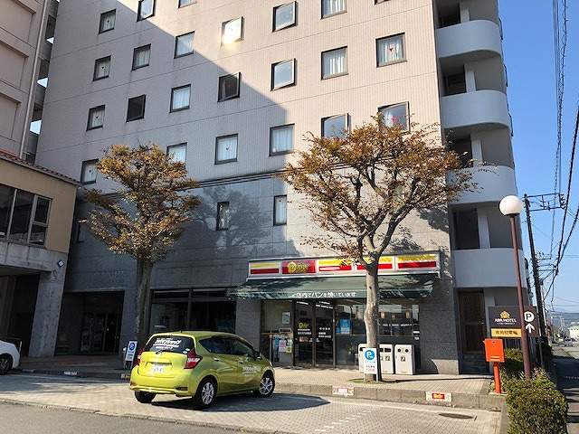 コンビニ　デイリーヤマザキ（コンビニ）まで384m