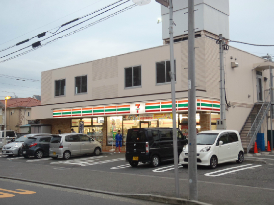 コンビニ　セブンイレブン 横須賀三春町5丁目店（コンビニ）まで356m