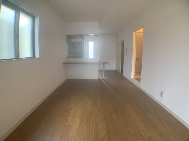 居室・リビング　２面採光の明るいお部屋です。