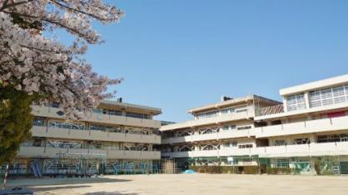 小学校　千里第三小学校（小学校）まで450m