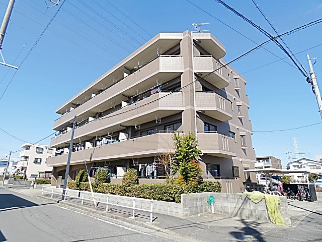 建物外観　安心のマンションタイプですよ☆