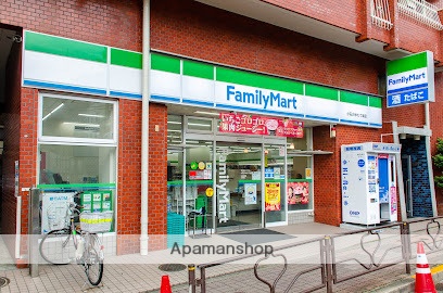 コンビニ　ファミリーマート小石川ゆたて坂店（コンビニ）まで305m