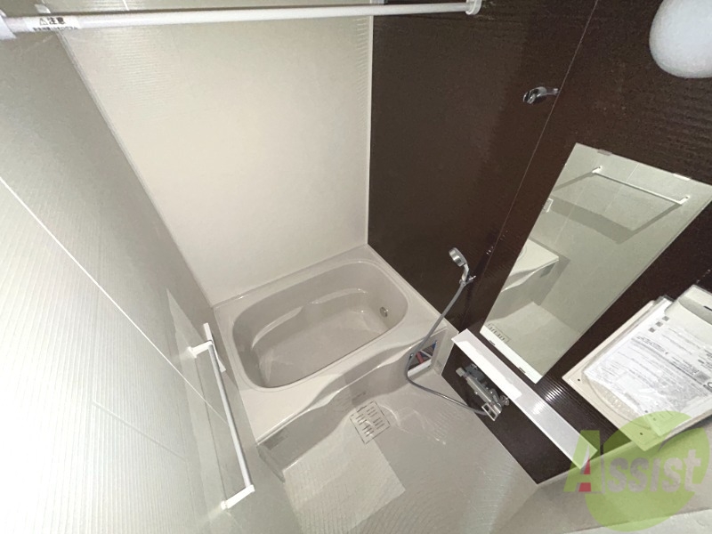 バス・シャワールーム　浴室は浴室乾燥機付きでカビ対策も安心です。