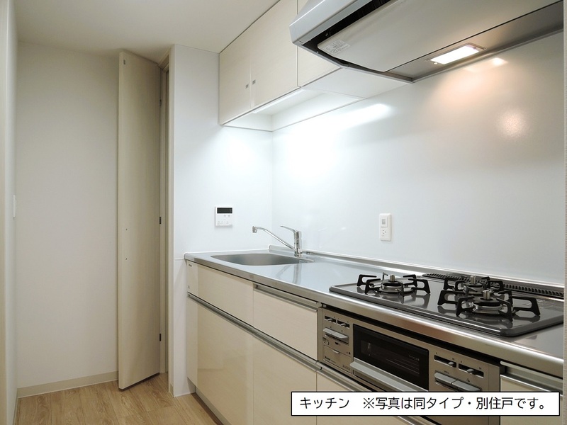 キッチン　広々使える快適な調理スペースです♪