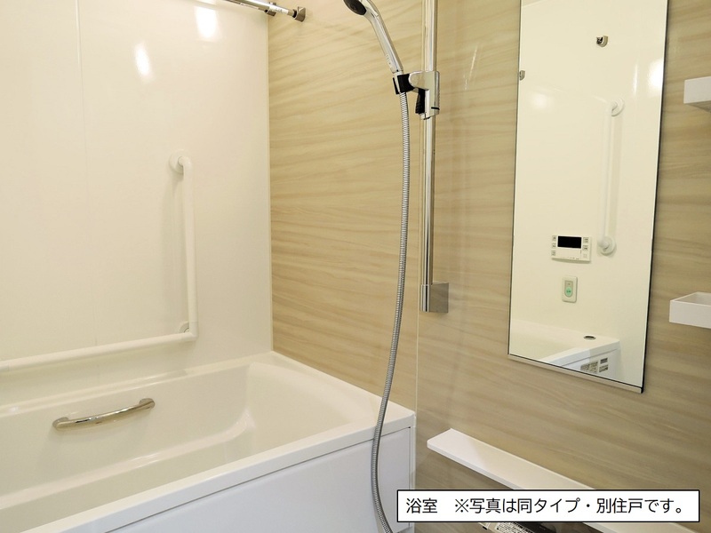 バス・シャワールーム　雨の日でも安心の浴室乾燥機付きです♪