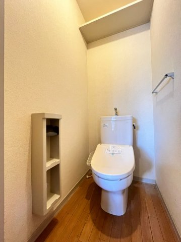 トイレ　別号室の写真です。ご参考までに