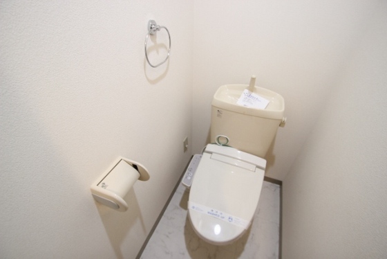 トイレ　※別部屋の写真です