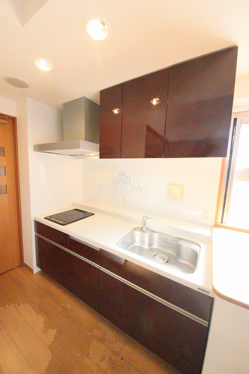 キッチン　室内写真は別タイプのものです