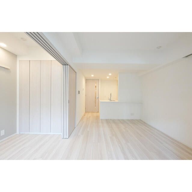 居室・リビング　こちらの居間で趣味の時間をお楽しみください