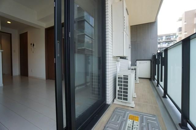 バルコニー　外からの目が気にならないバルコニーで洗濯物が干せます