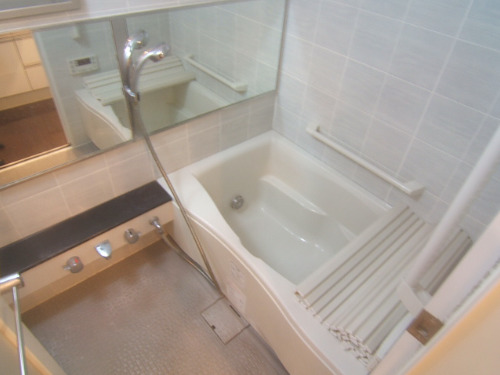 バス・シャワールーム　コンパクトで使いやすいお風呂です※別号室の写真です